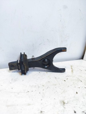 Кронштейн вилка зчеплення maverick terrano ii 93-99 2.7 tdi фото №1