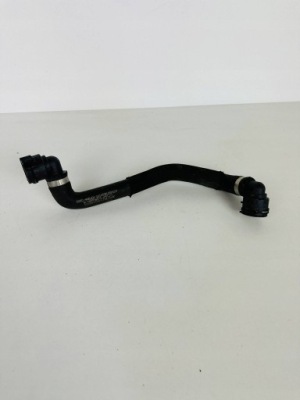 Mercedes w213 amg e43 3.0 v6 шланг пабтрубок  воды a2135017400 фото №1