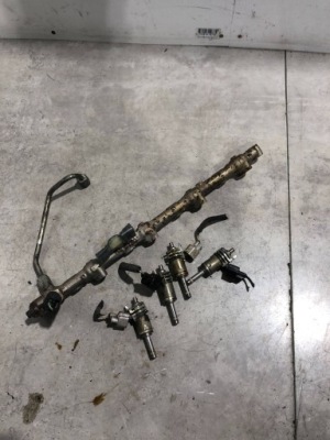 Молдинг упорскування форсунки комплект lexus is iii 200t 8ar 23250-36030 фото №1