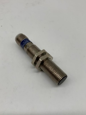 Telemecanique XS612B1PAM12 Inductive sensor