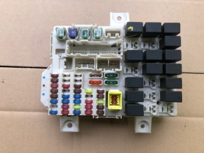 Коробка запобіжників модуль bsi mitsubishi colt cz3 04-09 mn108319 фото №1