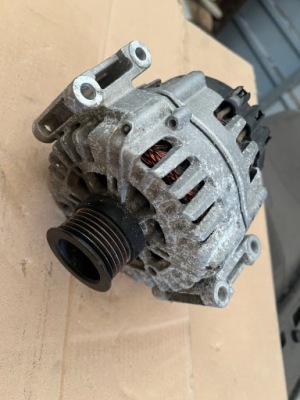 Mercedes w212 генератор a009068504 фото №1