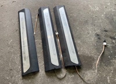 Audi a8 4h0 d4 рестайлинг  09-17 накладка накладка порог led подсвеченная quattro фото №1