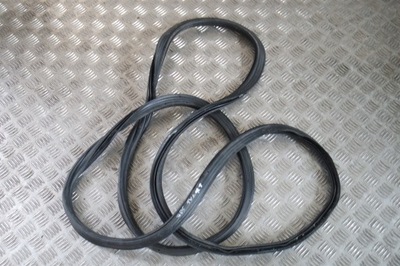 Porsche cayenne 7p5 lift прокладка крышки багажника фото №1