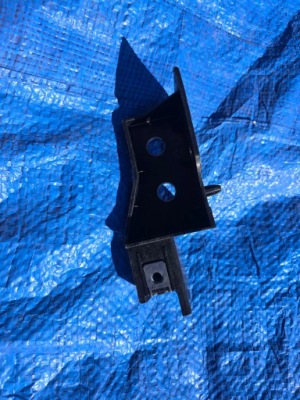 Левое  крепеж кронштейн фары фара renault master 3 рестайлинг  622215034r фото №1