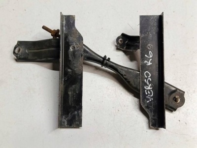 Toyota verso 09-13 2.0 d4d кронштейн аккумулятор фото №1