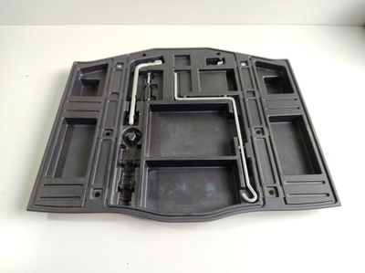 Lexus is300h 13r вкладыш багажника фото №1