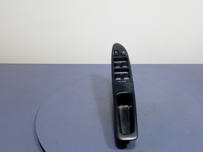 Toyota avensis verso панель вікон лівий перед 84040-44030 фото №1