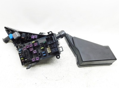 Коробка запобіжників - subaru tribeca lift 3.6b фото №1