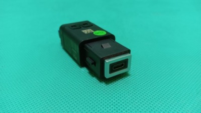 Разъём port usb peugeot partner iv lift 2023-2026 9848394780 фото №1