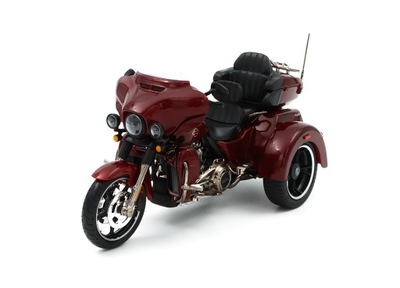 MAISTO HARLEY-DAVID. CVO Tri Glide 2021 1/12 32337