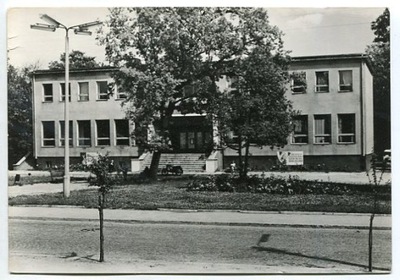 WĄBRZEŹNO :: Dom Kultury