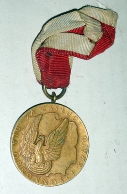 Za Zasługi Dla Obronności - brązowy medal MON .