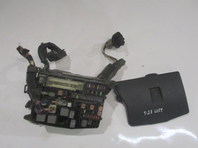 Коробка предохранителей toyota avensis t27 82111-05t70 фото №1