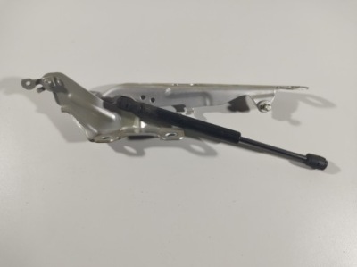 Volvo v70 15r- петля капот правий фото №1