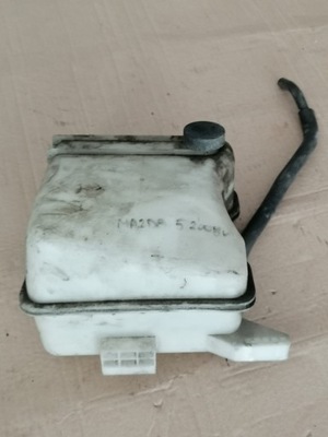 Mazda 5 бачок омывателя фото №1