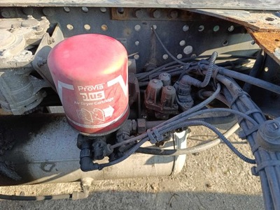 Основание клапана осушителя iveco stralis e6 600 zł фото №1