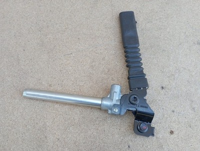 Hyundai ix35 10-15 натягувач pas перед правий фото №1