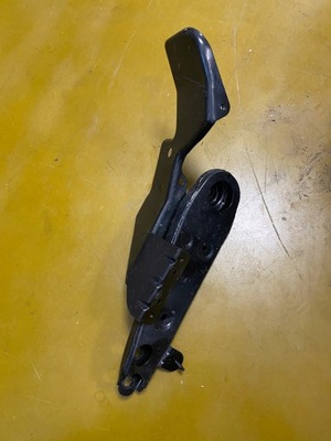 Кронштейн кронштейн подвеска подрамник правый infiniti q70 фото №1