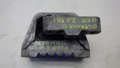 Кронштейн подушка двигателя skoda octavia ii 2.0 tdi 1k0198262 фото №1