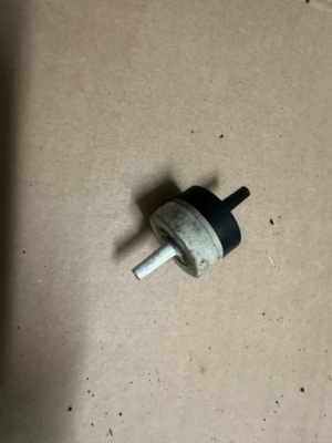 Клапан вакууму audi a8 d2 przed fl 3.7 akj фото №1