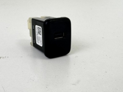 Роз'єм штекер usb opel adam 13596807 фото №1