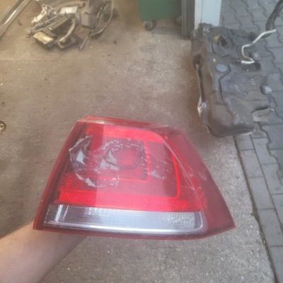 Vw golf vii лампа правый задняя задняя 5g0945096 фото №1