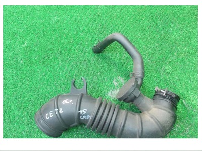 Hyundai getz 1.5crdi 2006r - труба шланг повітрозабірник фото №1