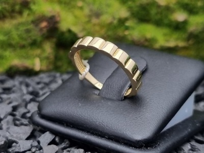 Elegancki złoty pierścionek 585 2,09g r.15