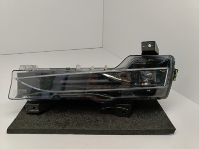 Tesla model 3 m3 17- протитуманна фара drl лівий фара протитуманна led 1077395-00-c фото №1