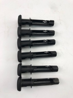 Toyota corolla e21 втулка кронштейн підголівник фото №1