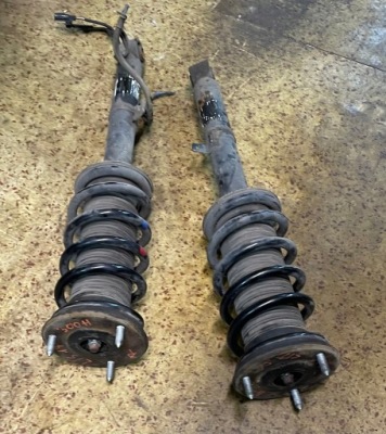 Амортизатор пружина передній лівий lexus is 300h 2014-2019 фото №1