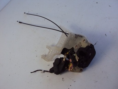 Замок двері правий задня hyundai tucson i 2004-2009 фото №1