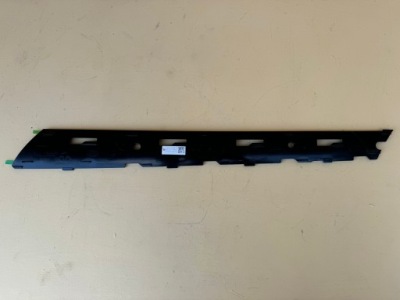 Land rover молдинг підніжка права l8b2-03178 фото №1