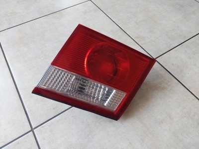 Правий задня --- кришка багажника --- kia carens 03-06 ! фото №1