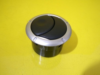 Решётка обдув перед dacia sandero 2009 8200212480g nr501 фото №1