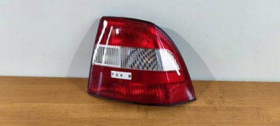 Opel vectra b hb sedan права лампа задня комплектна фото №1