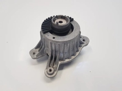 PAGALVĖ VARIKLIO MERCEDES W213 E KLASĖ A2132402400 