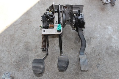 Peugeot 207 1.6 педаль сцепления тормоза gaz europa фото №1