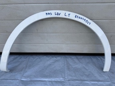 Maserati levante молдинг крила задня задня ліва 670049027 фото №1