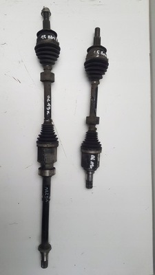 Привідний вал права ліва mazda 3 1.5 бензин 2019 фото №1