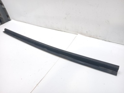 Audi a5 8t прокладка отсек двигателя 8t0823723b фото №1