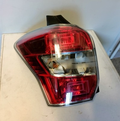 Лампа лівий задня subaru forester iv 84201-sg030 фото №1