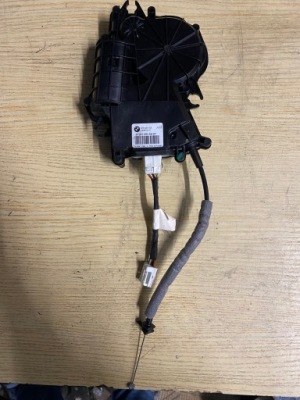 Bmw 5 f07 gt доводчик крышки багажника 913125 фото №1