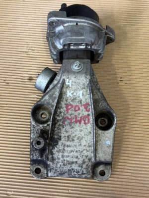 Кронштейн двигателя bmw x5 e70 6777623 фото №1