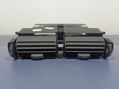 Mercedes c w203 решітка обдув середня a2038302254 фото №1