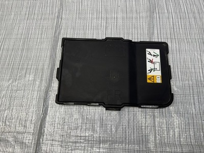 Крышка аккумулятор mercedes x klasa w470 a470 a4705406104 фото №1