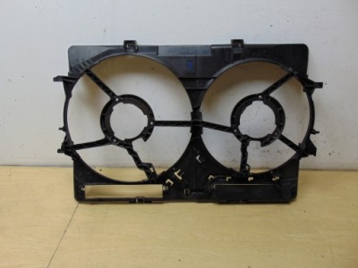 Корпус вентилятора audi a6 c8 8k0121003ag фото №1