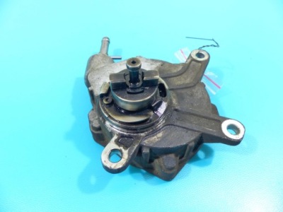 Насос вакуум toyota corolla e15 2.0 d4d 126km фото №1