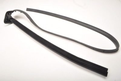 Ferrari portofino 3.9 f164 прокладка дверь правый перед 89107900 фото №1